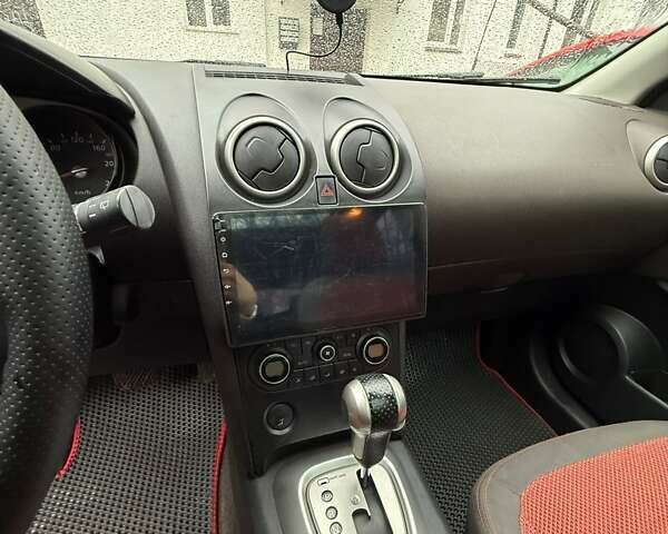 Красный Ниссан Кашкай, объемом двигателя 2 л и пробегом 300 тыс. км за 7500 $, фото 16 на Automoto.ua