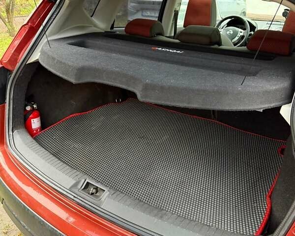 Красный Ниссан Кашкай, объемом двигателя 2 л и пробегом 300 тыс. км за 7500 $, фото 31 на Automoto.ua