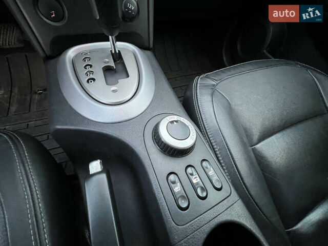 Ніссан Кашкай 2008 у Києві на Automoto.ua Червоний Ніссан Кашкай, об'ємом двигуна 2 л та пробігом 226 тис. км за 8000 $, фото 11 на Automoto.ua