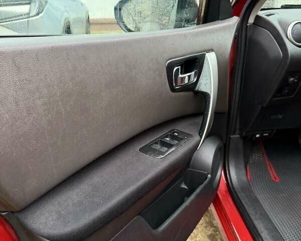 Красный Ниссан Кашкай, объемом двигателя 2 л и пробегом 300 тыс. км за 7500 $, фото 22 на Automoto.ua