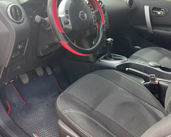 Красный Ниссан Кашкай, объемом двигателя 1.6 л и пробегом 218 тыс. км за 8800 $, фото 16 на Automoto.ua