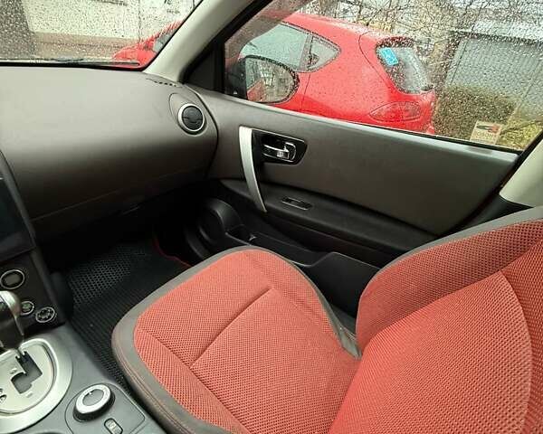 Красный Ниссан Кашкай, объемом двигателя 2 л и пробегом 300 тыс. км за 7500 $, фото 15 на Automoto.ua