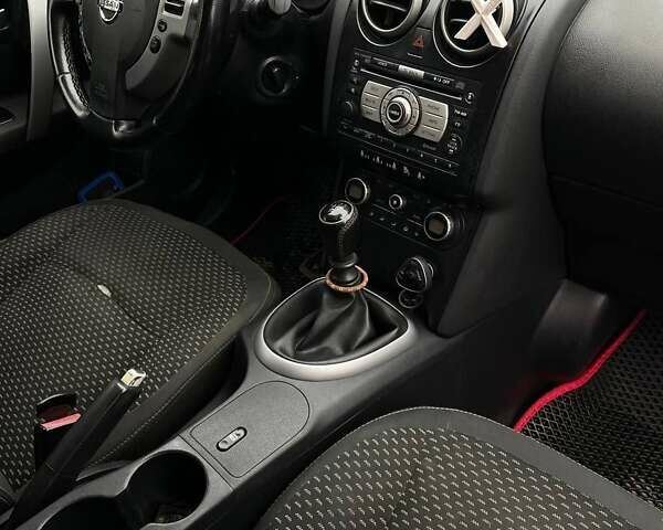 Красный Ниссан Кашкай, объемом двигателя 1.46 л и пробегом 265 тыс. км за 7700 $, фото 8 на Automoto.ua