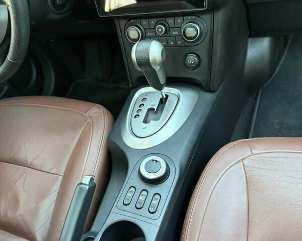 Красный Ниссан Кашкай, объемом двигателя 2 л и пробегом 235 тыс. км за 9900 $, фото 11 на Automoto.ua