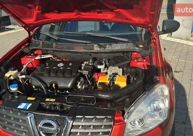 Красный Ниссан Кашкай, объемом двигателя 2 л и пробегом 136 тыс. км за 7850 $, фото 6 на Automoto.ua