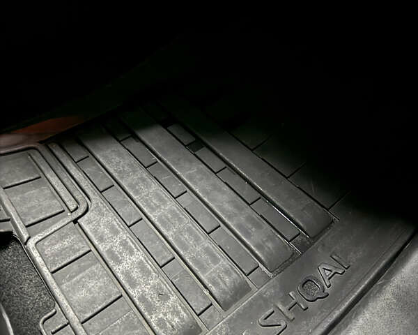 Красный Ниссан Кашкай, объемом двигателя 2 л и пробегом 305 тыс. км за 8500 $, фото 17 на Automoto.ua