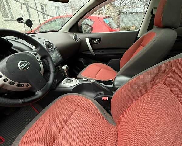 Красный Ниссан Кашкай, объемом двигателя 2 л и пробегом 300 тыс. км за 7500 $, фото 18 на Automoto.ua