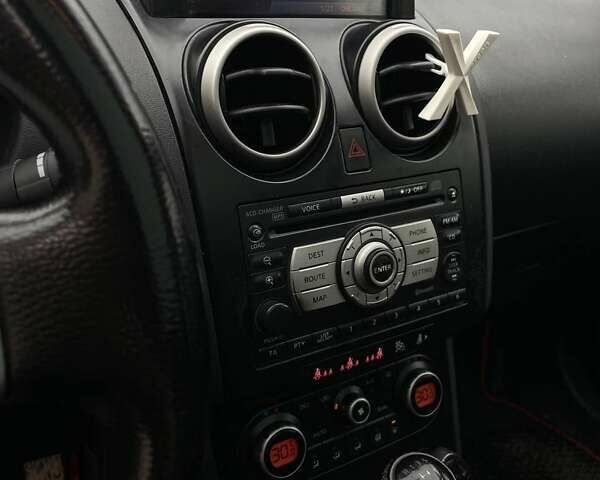 Красный Ниссан Кашкай, объемом двигателя 1.46 л и пробегом 265 тыс. км за 7700 $, фото 16 на Automoto.ua