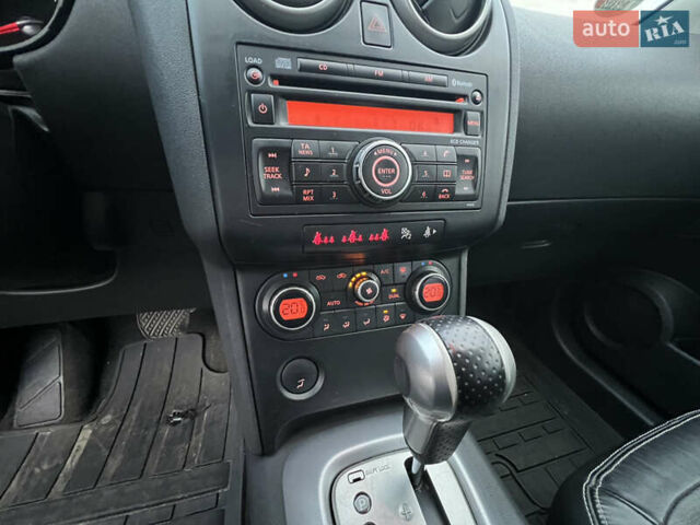 Ніссан Кашкай 2008 у Києві на Automoto.ua Червоний Ніссан Кашкай, об'ємом двигуна 2 л та пробігом 226 тис. км за 8000 $, фото 12 на Automoto.ua