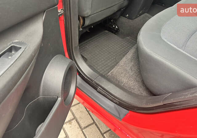 Червоний Ніссан Кашкай, об'ємом двигуна 2.02 л та пробігом 166 тис. км за 8400 $, фото 23 на Automoto.ua