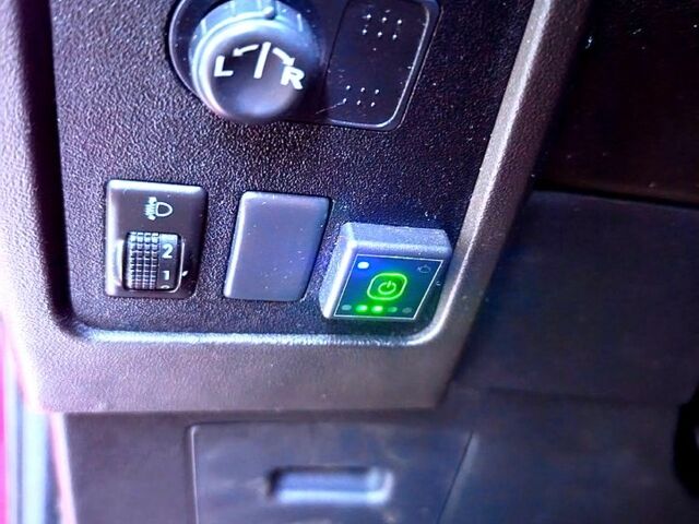 Красный Ниссан Кашкай, объемом двигателя 2 л и пробегом 160 тыс. км за 8200 $, фото 2 на Automoto.ua