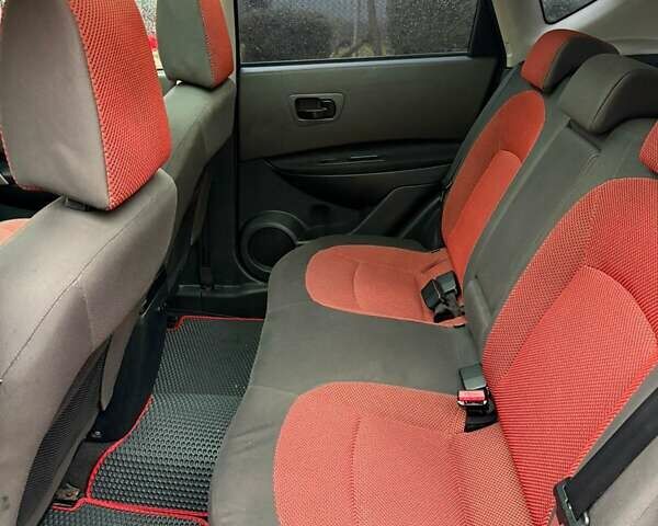 Красный Ниссан Кашкай, объемом двигателя 2 л и пробегом 300 тыс. км за 7500 $, фото 27 на Automoto.ua