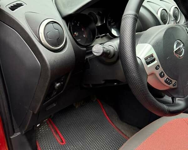 Красный Ниссан Кашкай, объемом двигателя 2 л и пробегом 300 тыс. км за 7500 $, фото 21 на Automoto.ua