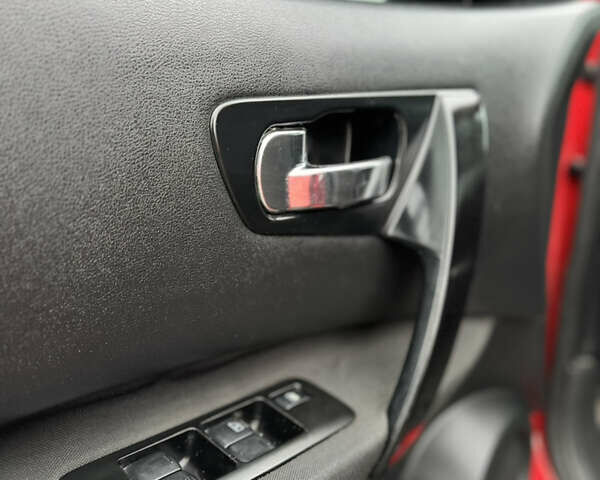 Красный Ниссан Кашкай, объемом двигателя 1.46 л и пробегом 228 тыс. км за 7400 $, фото 25 на Automoto.ua