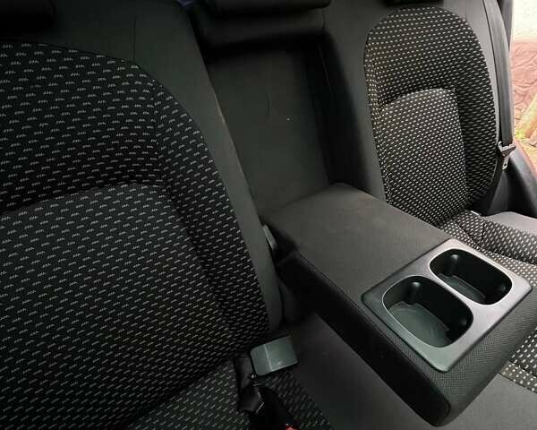 Красный Ниссан Кашкай, объемом двигателя 1.46 л и пробегом 265 тыс. км за 7700 $, фото 18 на Automoto.ua