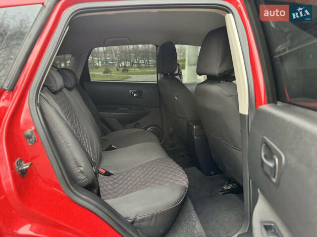 Красный Ниссан Кашкай, объемом двигателя 1.46 л и пробегом 228 тыс. км за 7400 $, фото 19 на Automoto.ua