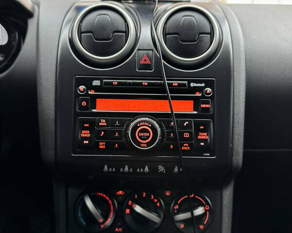 Красный Ниссан Кашкай, объемом двигателя 1.46 л и пробегом 228 тыс. км за 7400 $, фото 39 на Automoto.ua