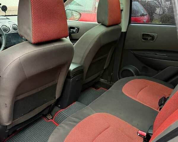 Красный Ниссан Кашкай, объемом двигателя 2 л и пробегом 300 тыс. км за 7500 $, фото 23 на Automoto.ua