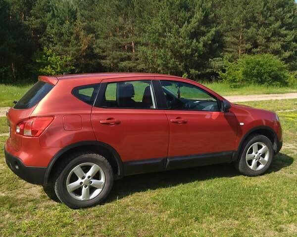 Красный Ниссан Кашкай, объемом двигателя 1.6 л и пробегом 197 тыс. км за 7500 $, фото 1 на Automoto.ua