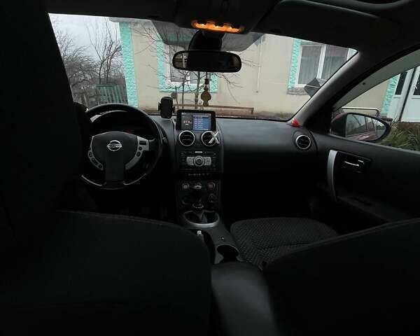 Красный Ниссан Кашкай, объемом двигателя 1.46 л и пробегом 265 тыс. км за 7700 $, фото 17 на Automoto.ua