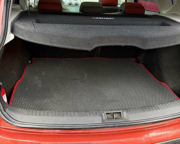 Красный Ниссан Кашкай, объемом двигателя 2 л и пробегом 300 тыс. км за 7500 $, фото 29 на Automoto.ua