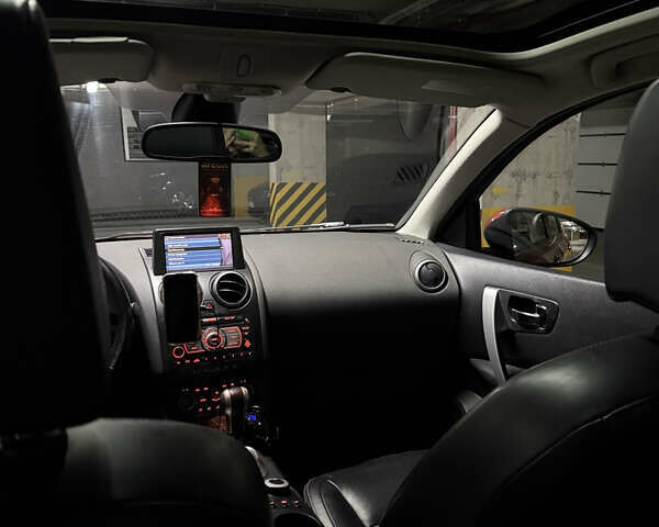 Красный Ниссан Кашкай, объемом двигателя 2 л и пробегом 305 тыс. км за 8500 $, фото 12 на Automoto.ua