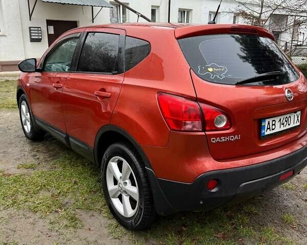 Красный Ниссан Кашкай, объемом двигателя 2 л и пробегом 300 тыс. км за 7500 $, фото 5 на Automoto.ua