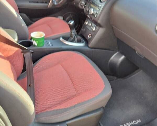 Червоний Ніссан Кашкай, об'ємом двигуна 1.5 л та пробігом 200 тис. км за 9000 $, фото 7 на Automoto.ua