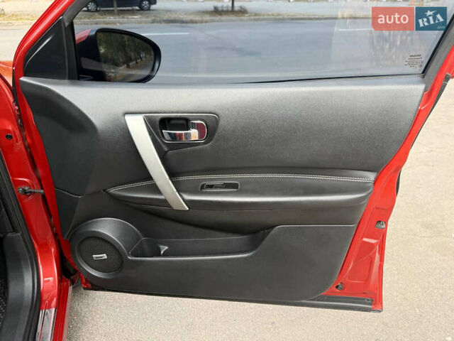 Ниссан Кашкай 2009 в Харькове на Automoto.ua Красный Ниссан Кашкай, объемом двигателя 2 л и пробегом 163 тыс. км за 7999 $, фото 25 на Automoto.ua