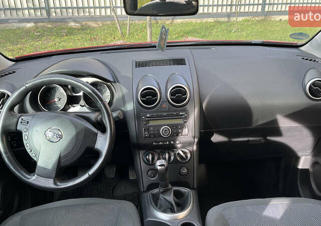 Красный Ниссан Кашкай, объемом двигателя 1.6 л и пробегом 197 тыс. км за 8600 $, фото 27 на Automoto.ua