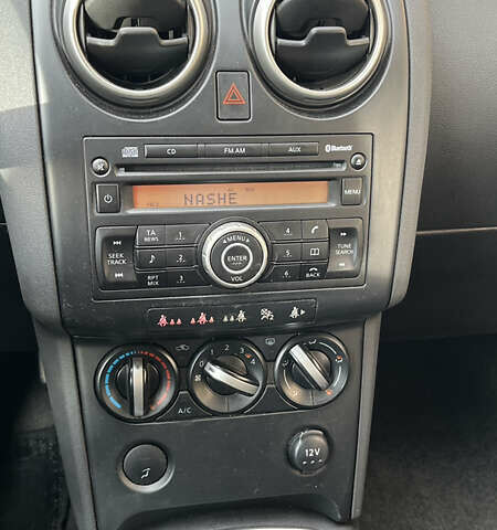 Красный Ниссан Кашкай, объемом двигателя 1.6 л и пробегом 197 тыс. км за 8600 $, фото 21 на Automoto.ua