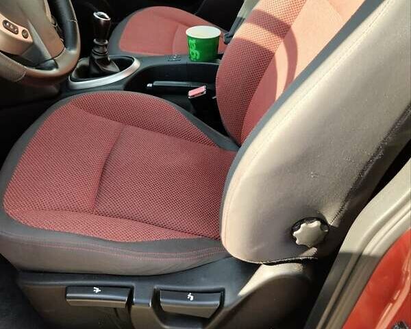 Червоний Ніссан Кашкай, об'ємом двигуна 1.5 л та пробігом 200 тис. км за 9000 $, фото 15 на Automoto.ua