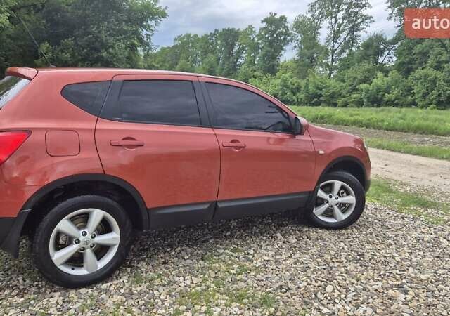 Красный Ниссан Кашкай, объемом двигателя 1.6 л и пробегом 217 тыс. км за 8300 $, фото 2 на Automoto.ua