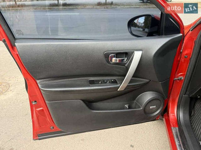 Ниссан Кашкай 2009 в Харькове на Automoto.ua Красный Ниссан Кашкай, объемом двигателя 2 л и пробегом 163 тыс. км за 7999 $, фото 14 на Automoto.ua