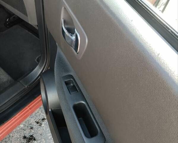 Червоний Ніссан Кашкай, об'ємом двигуна 1.5 л та пробігом 200 тис. км за 9000 $, фото 8 на Automoto.ua