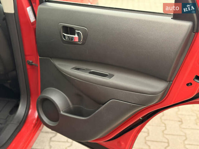 Красный Ниссан Кашкай, объемом двигателя 1.5 л и пробегом 150 тыс. км за 9999 $, фото 13 на Automoto.ua