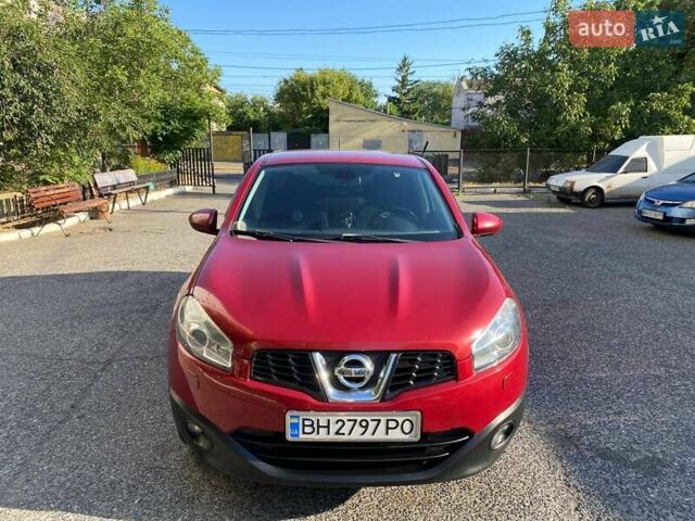 Красный Ниссан Кашкай, объемом двигателя 2 л и пробегом 185 тыс. км за 10600 $, фото 1 на Automoto.ua