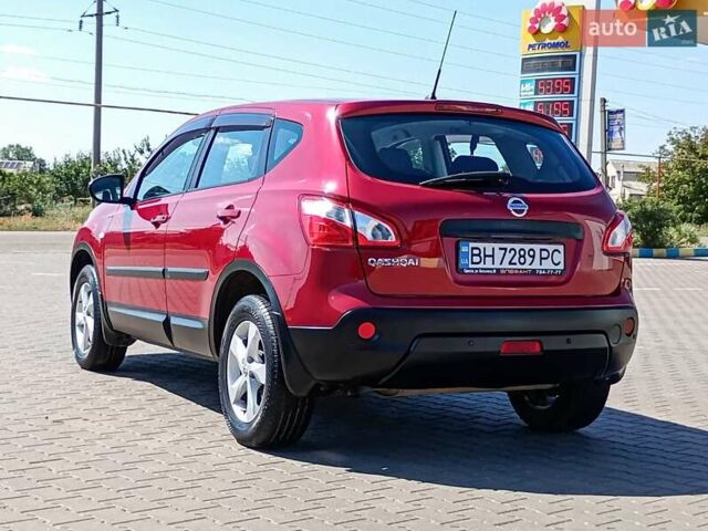 Красный Ниссан Кашкай, объемом двигателя 2 л и пробегом 115 тыс. км за 11700 $, фото 9 на Automoto.ua