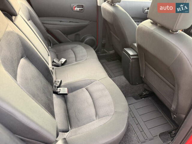 Красный Ниссан Кашкай, объемом двигателя 1.5 л и пробегом 150 тыс. км за 9999 $, фото 18 на Automoto.ua