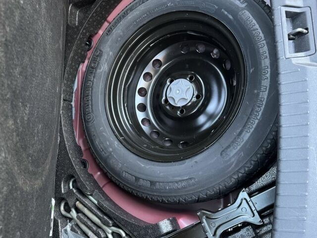 Красный Ниссан Кашкай, объемом двигателя 1.5 л и пробегом 242 тыс. км за 9600 $, фото 7 на Automoto.ua