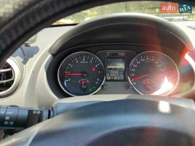 Ніссан Кашкай 2010 у Одесі на Automoto.ua Червоний Ніссан Кашкай, об'ємом двигуна 2 л та пробігом 179 тис. км за 10500 $, фото 7 на Automoto.ua