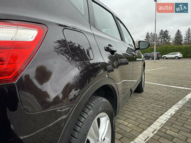 Красный Ниссан Кашкай, объемом двигателя 1.6 л и пробегом 163 тыс. км за 9950 $, фото 8 на Automoto.ua