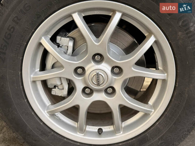 Красный Ниссан Кашкай, объемом двигателя 1.5 л и пробегом 150 тыс. км за 9999 $, фото 52 на Automoto.ua