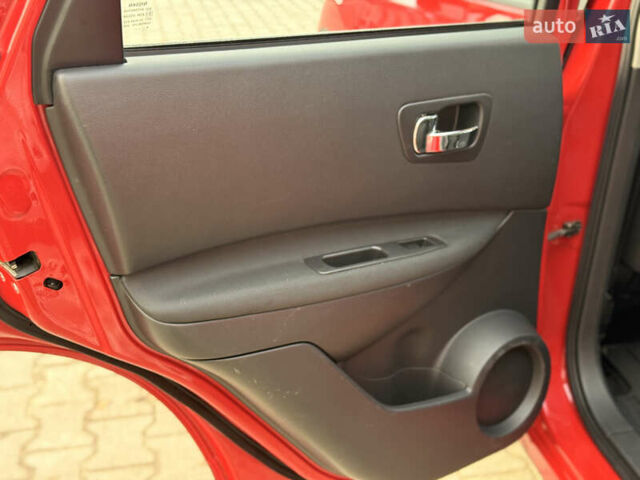 Красный Ниссан Кашкай, объемом двигателя 1.5 л и пробегом 150 тыс. км за 9999 $, фото 19 на Automoto.ua