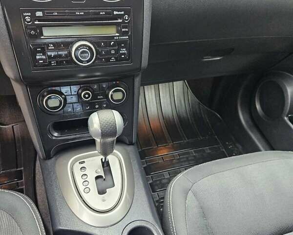 Красный Ниссан Кашкай, объемом двигателя 2 л и пробегом 274 тыс. км за 8200 $, фото 7 на Automoto.ua