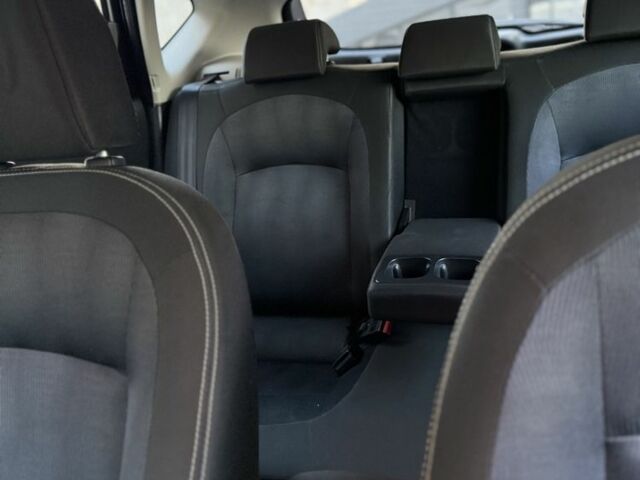 Красный Ниссан Кашкай, объемом двигателя 1.5 л и пробегом 241 тыс. км за 9600 $, фото 7 на Automoto.ua