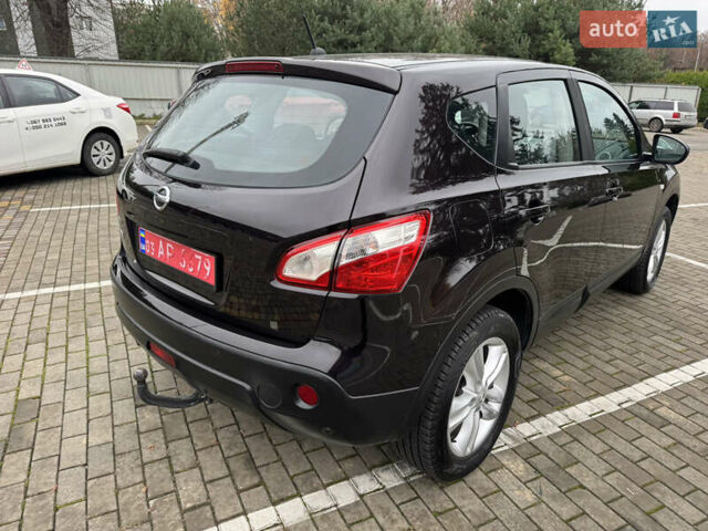 Красный Ниссан Кашкай, объемом двигателя 1.6 л и пробегом 163 тыс. км за 9950 $, фото 7 на Automoto.ua