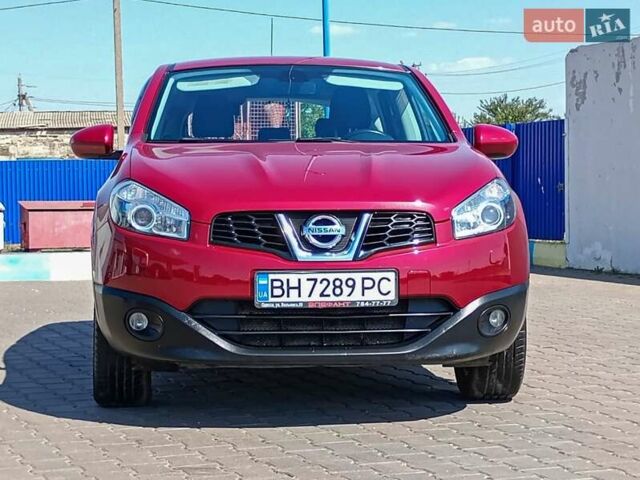Красный Ниссан Кашкай, объемом двигателя 2 л и пробегом 115 тыс. км за 11700 $, фото 3 на Automoto.ua