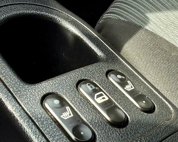 Красный Ниссан Кашкай, объемом двигателя 2 л и пробегом 165 тыс. км за 7900 $, фото 18 на Automoto.ua