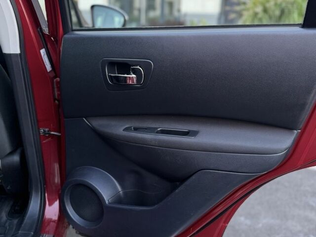 Красный Ниссан Кашкай, объемом двигателя 1.5 л и пробегом 242 тыс. км за 9600 $, фото 4 на Automoto.ua